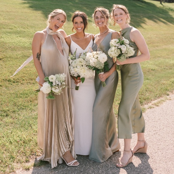 L'IDÉE Opera Halter Cutout Maxi Gown - Picture 4 of 4